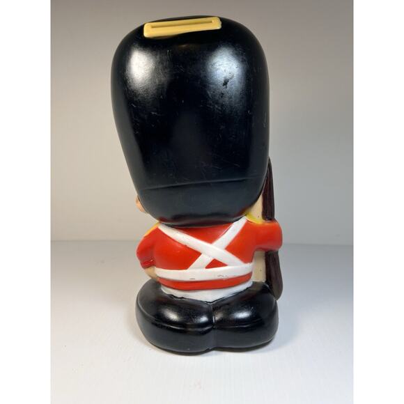 Vtg Blow Mold Queens British Royal Guard Coin Bank 8" Buckingham Palace - Picture 3 of 7